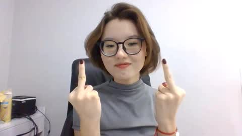 Lily online show from October 21, 7:20 am