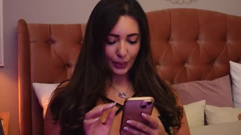 Snapshot of yaracollins chatting on October 28, 8:11 pm YaraCollins online show from October 28, 8:11 pm