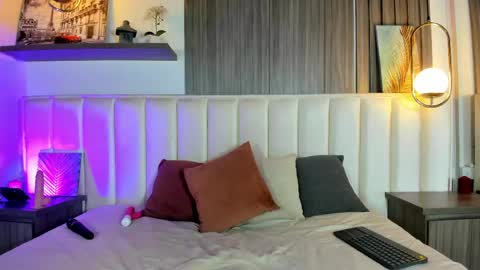 yaramooun online show from April 21, 12:22 pm