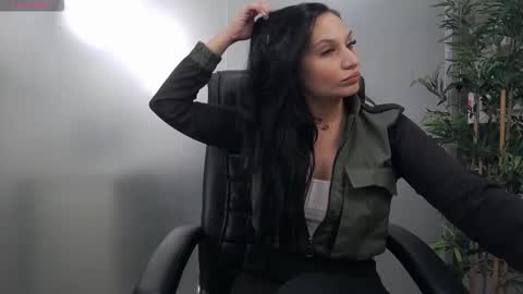 Snapshot of yaraxcox chatting on November 21, 5:17 am Yara online show from November 21, 5:17 am