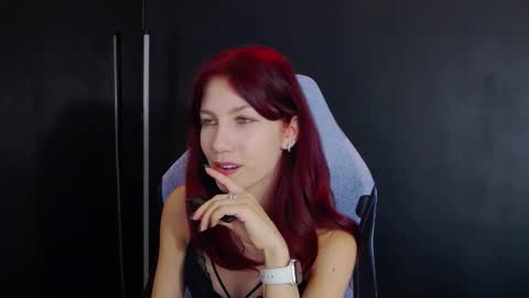 Snapshot of yasemina_ chatting on February 24, 11:14 pm Yase online show from February 24, 11:14 pm