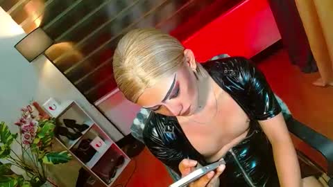 miss yasii online show from February 13, 2:24 pm