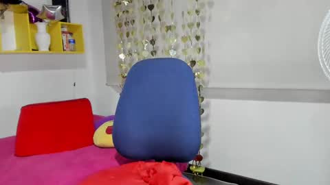 Yasemin online show from February 1, 10:55 pm