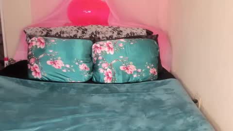 Snapshot of yasminayazzie chatting on January 31, 11:24 pm Yasmina online show from January 31, 11:24 pm