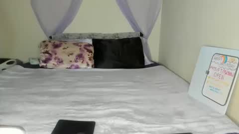 Snapshot of yasminayazzie chatting on September 13, 7:02 pm Yasmina online show from September 13, 7:02 pm