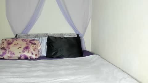 Snapshot of yasminayazzie chatting on September 24, 4:54 pm Yasmina online show from September 24, 4:54 pm