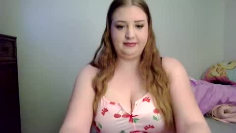 Snapshot of yasmindoll98 chatting on February 12, 2:06 am yasmindoll98 online show from February 12, 2:06 am