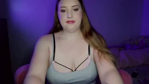 Snapshot of yasmindoll98 chatting on February 24, 12:19 am yasmindoll98 online show from February 24, 12:19 am