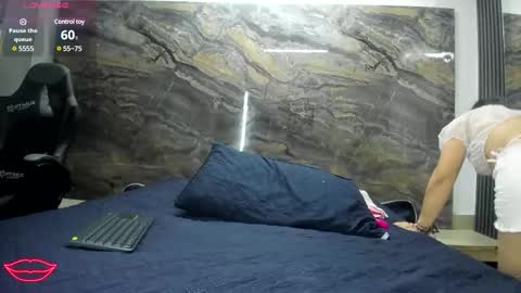 yaya____ online show from March 2, 3:56 am