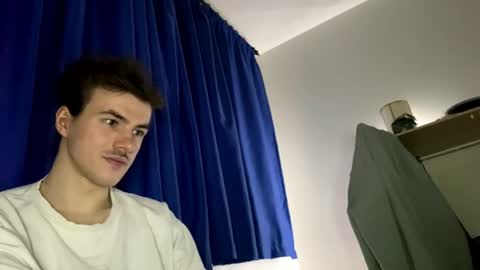 yayay333 online show from April 21, 1:29 am