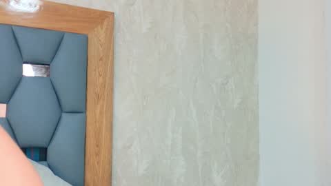 yayi derek  online show from February 1, 11:42 am