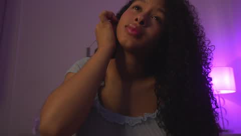 Snapshot of yayoi_cresp18 chatting on December 18, 1:02 pm yayoi_cresp18 online show from December 18, 1:02 pm