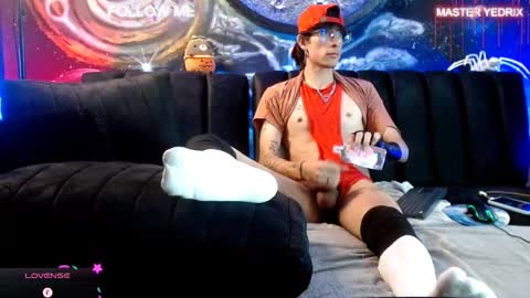 Snapshot of yedrix20 chatting on November 22, 3:16 am MASTER YEDRIX online show from November 22, 3:16 am