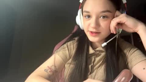 Snapshot of yeeseling chatting on December 16, 9:14 am Kate online show from December 16, 9:14 am