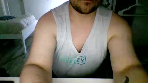 yeetfeet87 online show from March 8, 11:30 pm