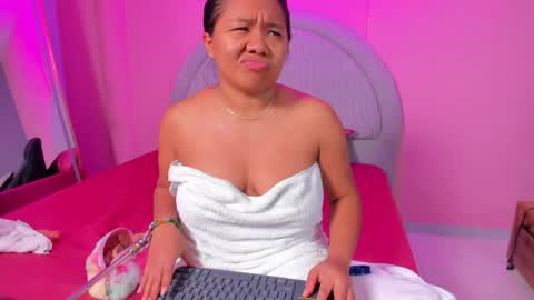 yeika_foxy online show from June 6, 10:53 am