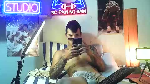 yeisoncastellanos1999 online show from October 17, 7:16 pm