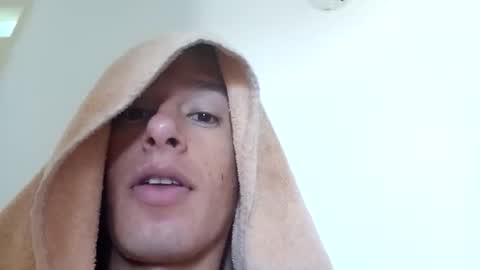 yeisongomezz online show from January 17, 2:55 pm