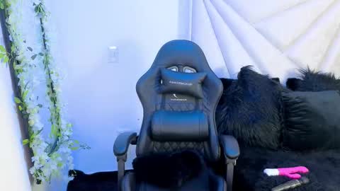 Yeli Amber online show from February 20, 2:41 am