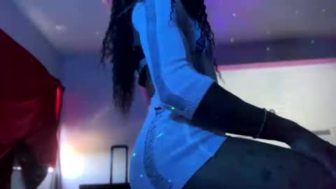 Snapshot of yelladaniella chatting on October 5, 2:59 pm Ella Ts online show from October 5, 2:59 pm