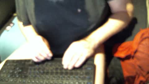 Snapshot of yellowsnakes chatting on November 27, 6:15 am . y e l l o w s n a k e s . online show from November 27, 6:15 am