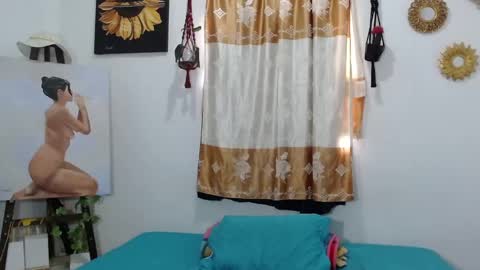 Snapshot of yemaya_28 chatting on March 3, 12:58 pm Yemaya 28 online show from March 3, 12:58 pm