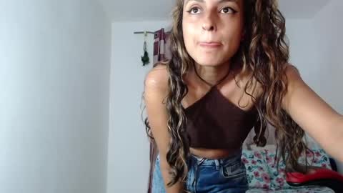 Snapshot of yemaya_28 chatting on June 6, 4:28 am Yemaya 28 online show from June 6, 4:28 am