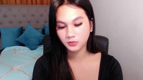 Snapshot of yen_bente chatting on October 23, 9:13 pm Yen online show from October 23, 9:13 pm