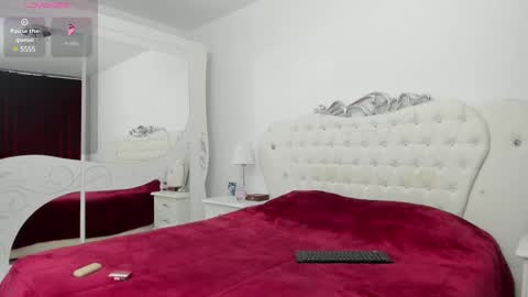 Snapshot of yennefer13 chatting on January 22, 8:38 pm yennefer13 online show from January 22, 8:38 pm