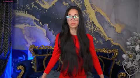 yennstar online show from February 14, 1:30 pm