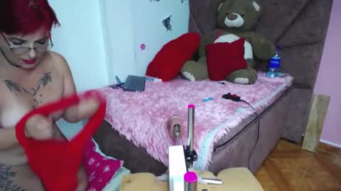 Snapshot of yeny_sex chatting on September 13, 6:35 am yeny_sex online show from September 13, 6:35 am