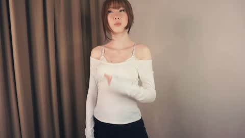 Snapshot of yerquinney chatting on May 3, 1:06 pm Rin online show from May 3, 1:06 pm