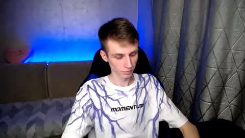 Snapshot of yes_cute_boy_ chatting on March 1, 9:59 pm Eden online show from March 1, 9:59 pm