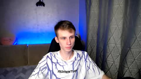 Snapshot of yes_cute_boy_ chatting on March 2, 10:38 pm Eden online show from March 2, 10:38 pm