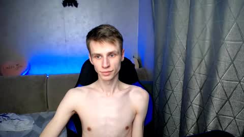 Snapshot of yes_cute_boy_ chatting on March 6, 6:05 pm Eden online show from March 6, 6:05 pm