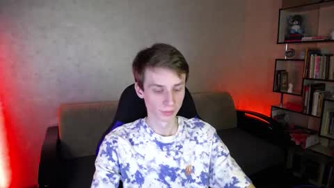 Snapshot of yes_cute_boy_ chatting on October 5, 9:18 am Eden online show from October 5, 9:18 am