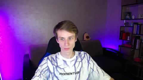 Snapshot of yes_cute_boy_ chatting on November 1, 9:50 pm Eden online show from November 1, 9:50 pm