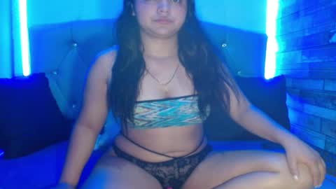 yesamin_stone18 online show from April 20, 1:03 pm