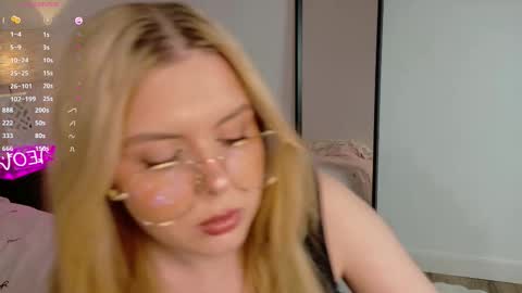 Kiki online show from November 25, 7:14 pm