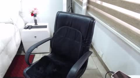 jessy online show from November 16, 6:13 pm