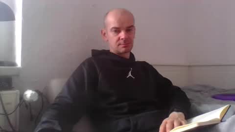 yewloo online show from March 1, 9:11 am