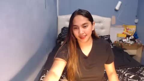 yhang_slut online show from May 3, 4:57 pm