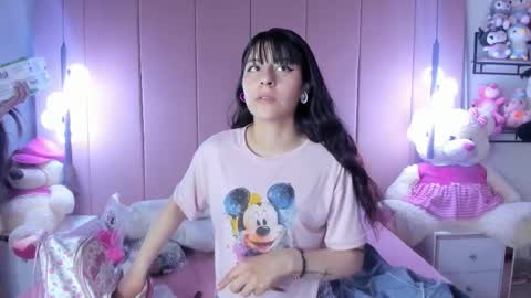 yinyang_luar online show from December 15, 7:40 pm