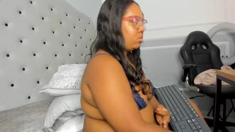 Snapshot of yiseth_02 chatting on January 31, 6:46 am roxie reyes online show from January 31, 6:46 am