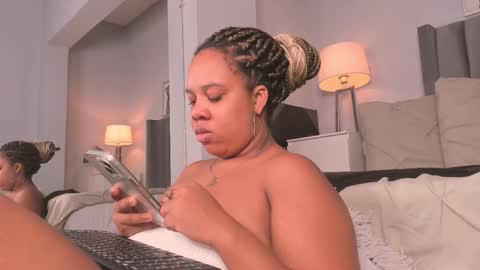 Snapshot of yiseth_02 chatting on September 20, 2:01 am roxie reyes online show from September 20, 2:01 am