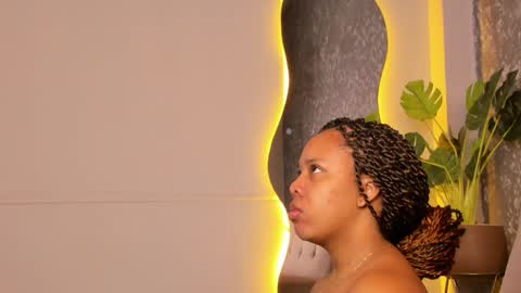 Snapshot of yiseth_02 chatting on November 9, 11:19 am roxie reyes online show from November 9, 11:19 am