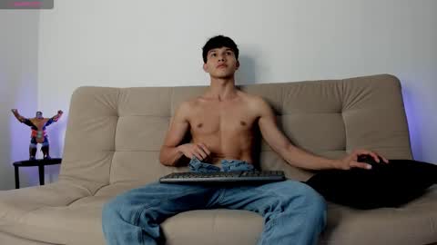 yizus_bonz online show from December 4, 11:57 pm