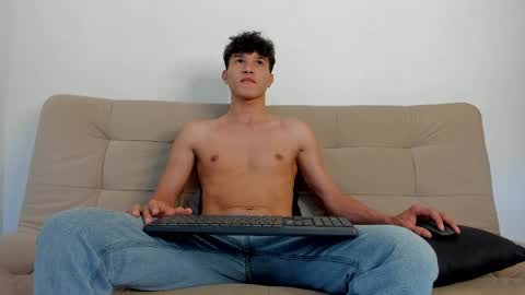 yizus_bonz online show from June 6, 2:44 pm