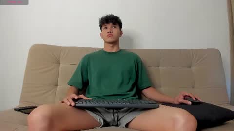 yizus_bonz online show from June 29, 6:30 pm