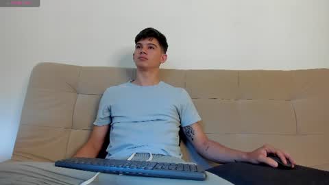 yizus_bonz online show from July 5, 6:59 pm